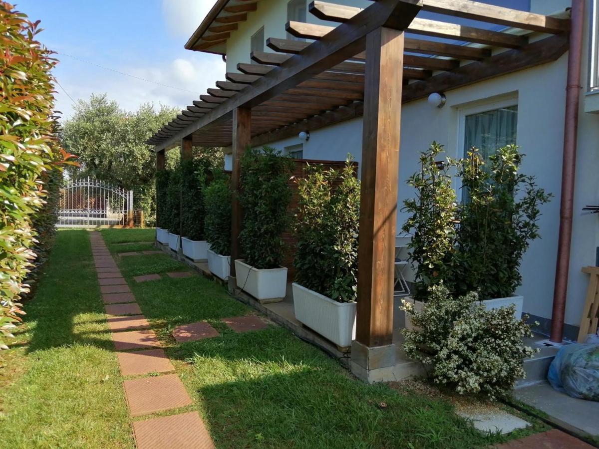 Il Toscanello Lido di Camaiore Exteriör bild